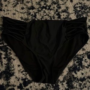 Plus size bikini bottoms, detailed sides